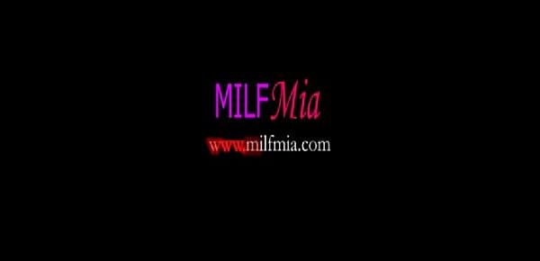  MILF Mia Takes It Up The Ass